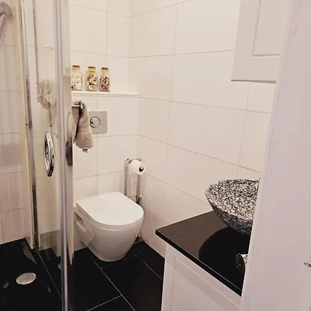 Close To The Sea * 미들케르케